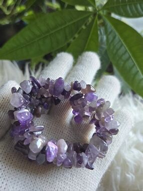 Handmade Amethyst Chip Bracelet – Natural Purple Crystal Jewelry for Healing